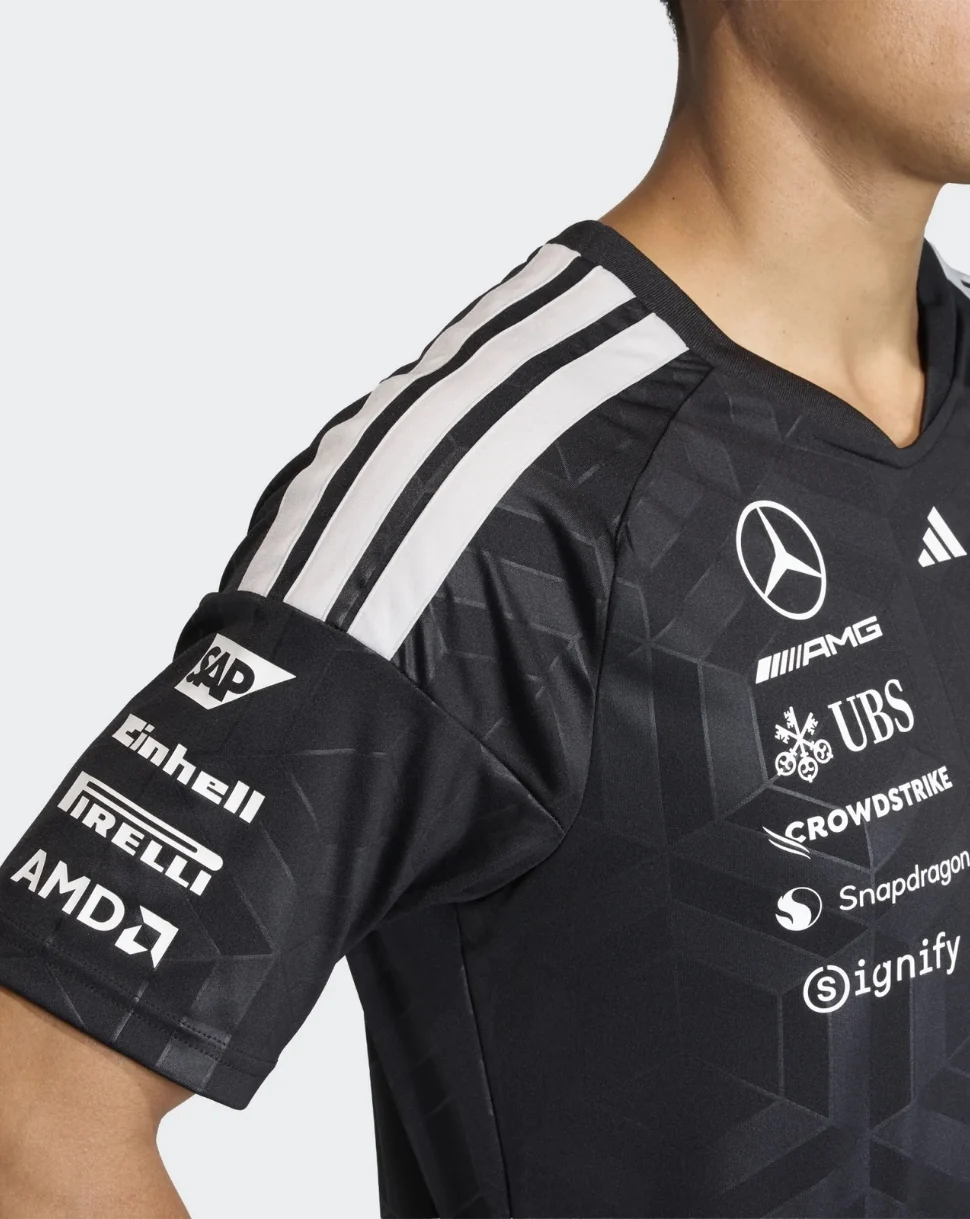 Mercedes AMG Petronas F1 Team Men's Driver T-Shirt - Black - Image 4